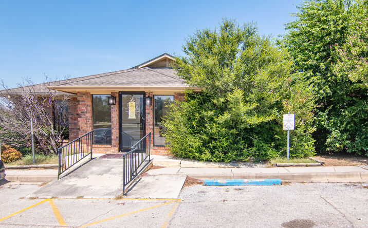 Pictures of Office property located at 2504 Crockett Dr, Brownwood, TX 76801 for sales - image #1