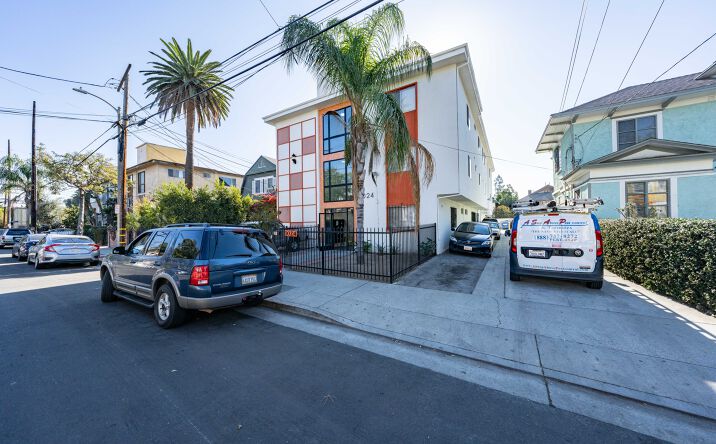 Pictures of Multifamily property located at 1024 W 24th St, Los Angeles, CA 90007 for sales - image #1