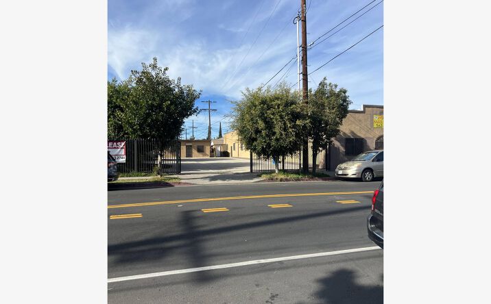 Pictures of Mixed Use, Office, Retail, Special Purpose property located at 6611 San Pedro St, Los Angeles, CA 90003 for sales - image #1