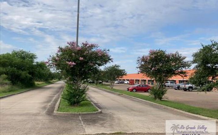 Pictures of Office, Industrial property located at 4905-4933 E Grimes St, Harlingen, TX 78550 for sales - image #1