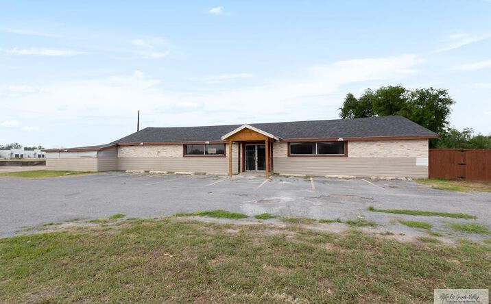 Pictures of Retail property located at 1926 N Sunshine Strip, Harlingen, TX 78550 for sales - image #1