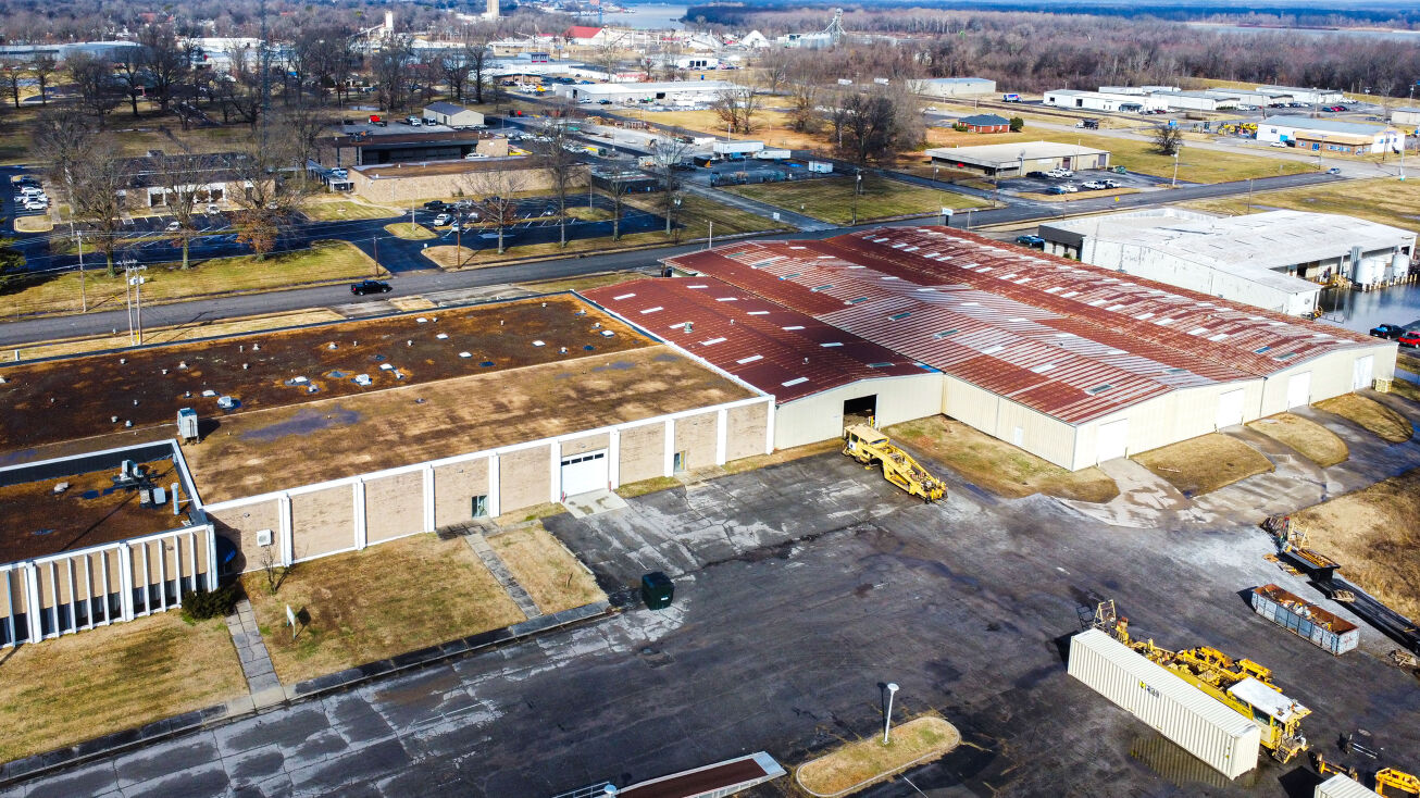 Pictures of Retail, Office, Industrial property located at 3000 Irvin Cobb Dr, Paducah, KY 42003 for sales - image #1
