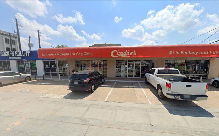 Pictures of Retail property located at 3501 S Shepherd Dr, Houston, TX 77098 for sales - image #1