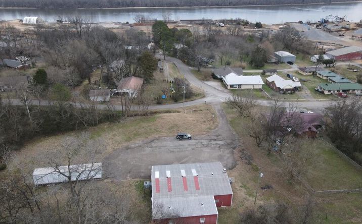 image of property at 820 PENTECOSTAL CAMPGROUND RD Parsons TN 38363-3559