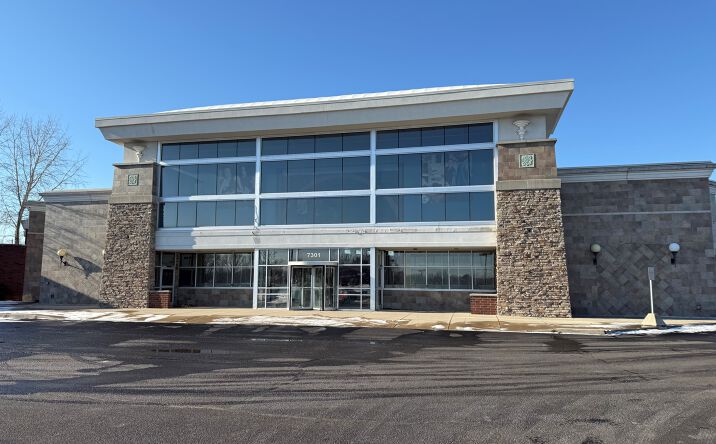 Pictures of Retail property located at 7301 Maplecrest Rd, Fort Wayne, IN 46835 for sales - image #1