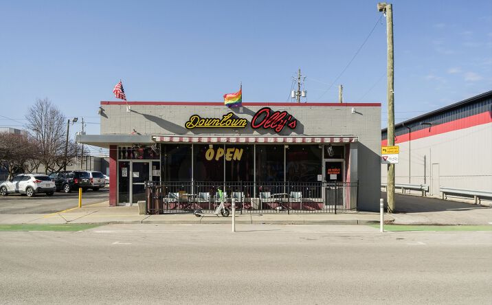 Pictures of Retail property located at 822 N Illinois St, Indianapolis, IN 46204 for sales - image #1