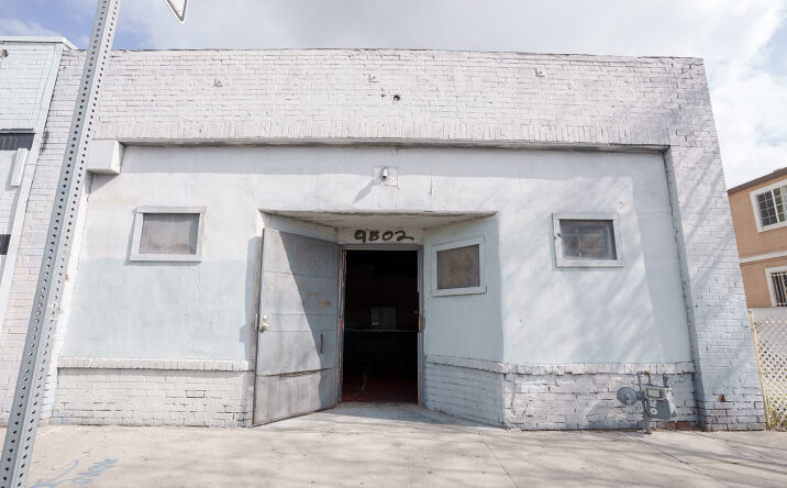Pictures of Office, Retail property located at 9502 Main St, Los Angeles, CA 90003 for sales - image #1