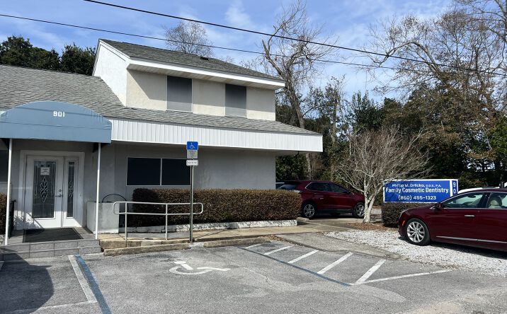 Pictures of Office property located at 901 N New Warrington Rd, Pensacola, FL 32506 for sales - image #1