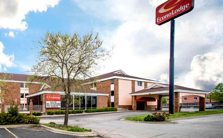 Pictures of Hospitality property located at 1806 Bittle Pl, Marion, IL 62959 for sales - image #1