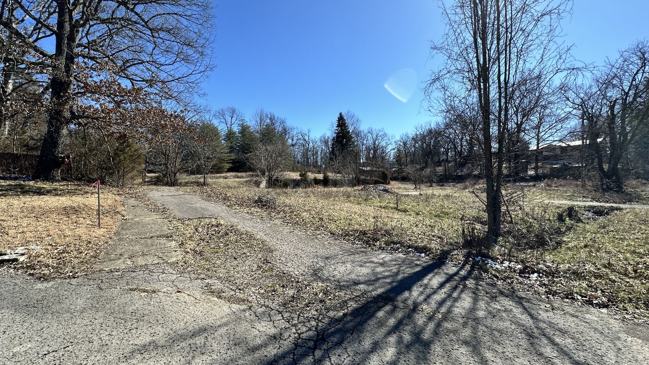 Pictures of Multifamily, Land, Mobile Home Park property located at 225 Woodside Drive, Radcliff, KY 40160 for sales - image #1