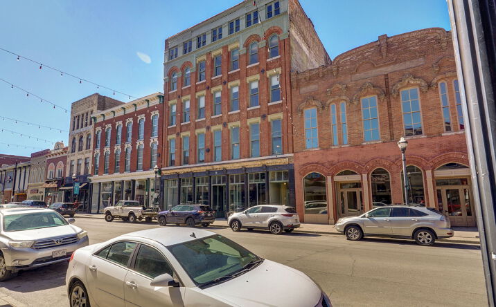 Pictures of Hospitality, Mixed Use, Office, Retail property located at 313 South Ave, Springfield, MO 65806 for sales - image #1