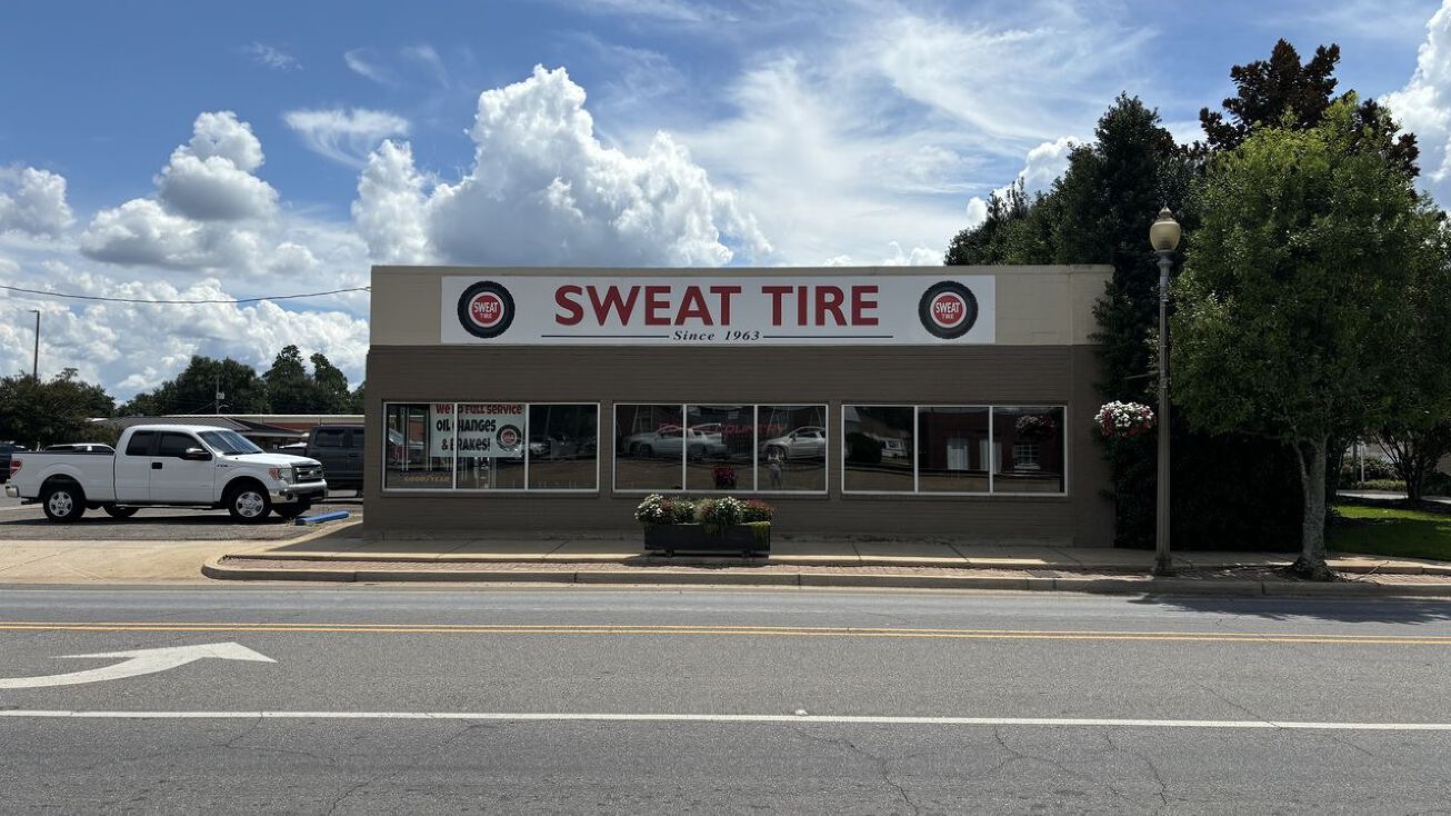 Pictures of Retail, Mixed Use, Land, Business for Sale property located at 122 E Nashville Ave, Atmore, AL 36502 for sales - image #1