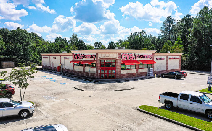 Pictures of Retail property located at 2101 Collins Blvd, Covington, LA 70433 for sales - image #1