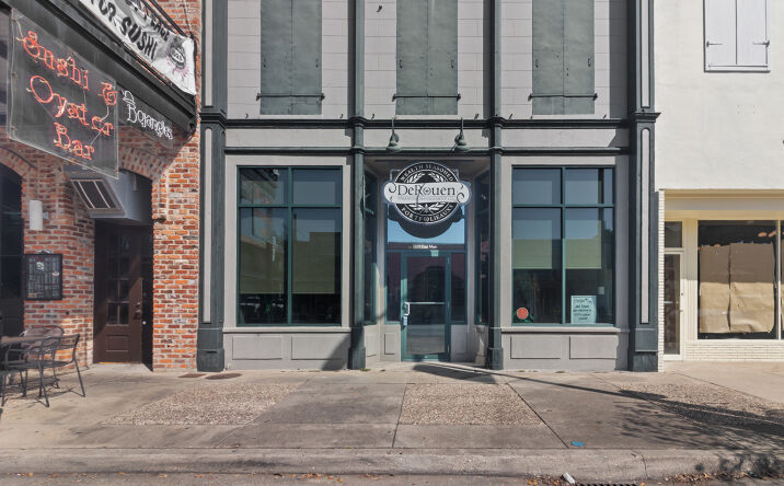 Pictures of Office property located at 103 E Main St, New Iberia, LA 70560 for sales - image #1