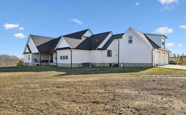 Pictures of Retail property located at 2039 Buffalo Rd, Hohenwald, TN 38462 for sales - image #1