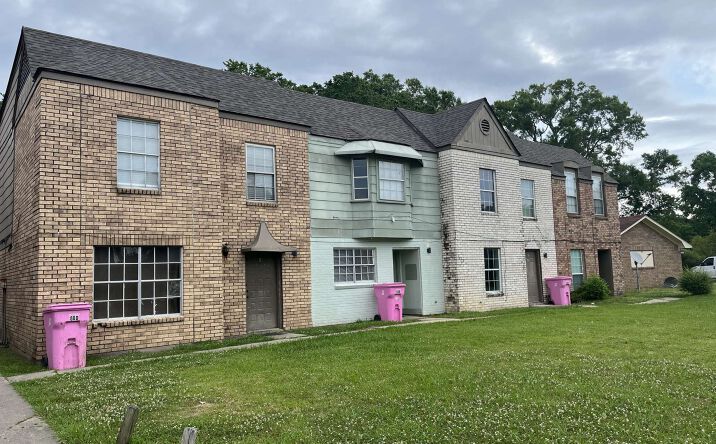 Pictures of Multifamily property located at 60 W Elmwood Dr, Monroe, LA 71203 for sales - image #1