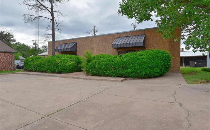 Pictures of Office, Land property located at 607 SW E Avenue, Lawton, OK 73501 for sales - image #1