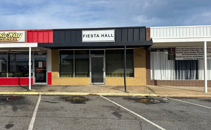 Pictures of Mixed Use, Retail property located at 1758A Watson Blvd, Warner Robins, GA 31093 for sales - image #1