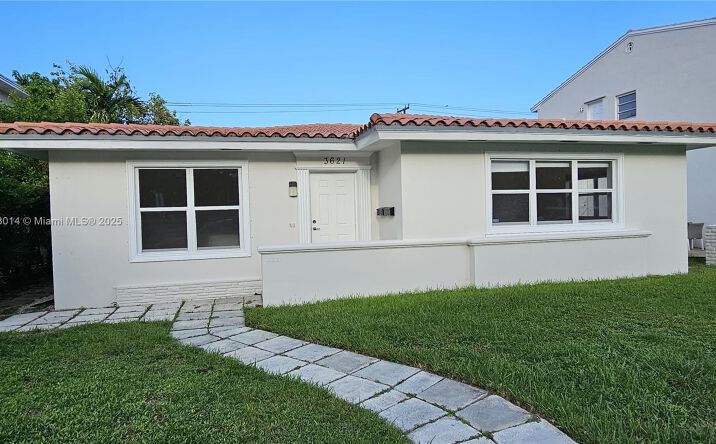Pictures of Multifamily property located at 3621 Ponce De Leon Blvd, Coral Gables, FL 33134 for sales - image #1