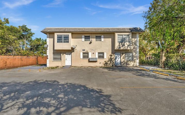 Pictures of Multifamily property located at 842 NW 1st Ave, Fort Lauderdale, FL 33311 for sales - image #1