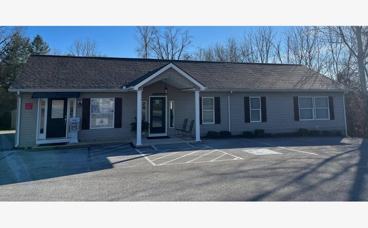 Pictures of Mixed Use, Office, Retail property located at 1535 Sparta Hwy, Crossville, TN 38572 for sales - image #1