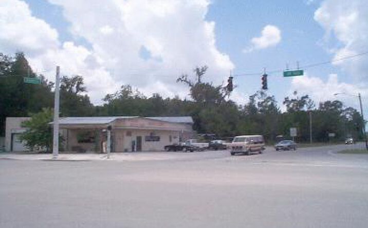 image of property at 399 N HATHAWAY AVE STE A Bronson FL 32621-6164