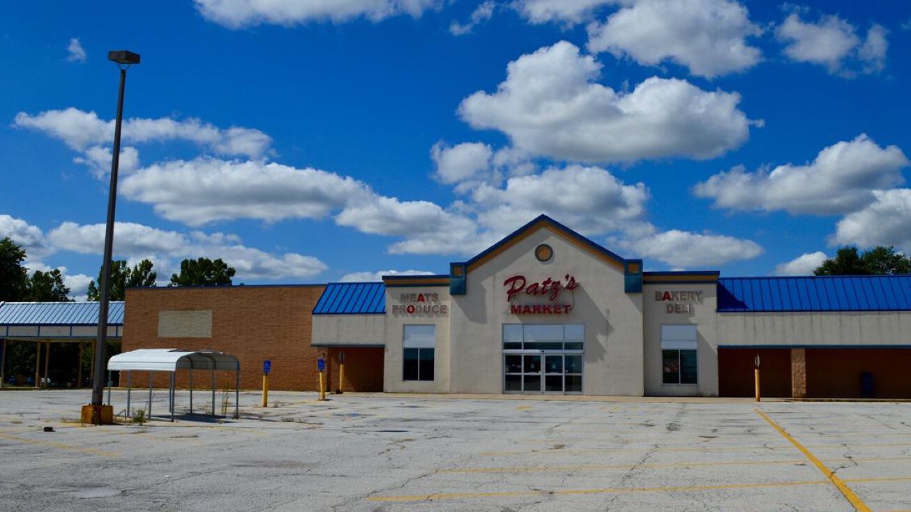 800 Country Square Plaza., Hebron, IN 46341