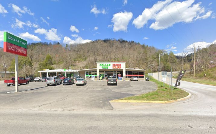 Pictures of Retail property located at 2003 E Main St, Cumberland, KY 40823 for sales - image #1