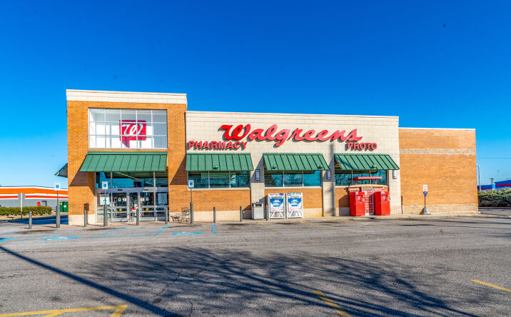 Pictures of Retail property located at 100 W Fort Williams St, Sylacauga, AL 35150 for sales - image #1