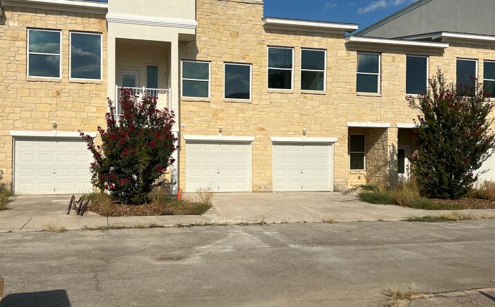 Pictures of Retail, Hospitality, Multifamily, Mixed Use property located at 16800 Lookout Rd, Selma, TX 78154 for sales - image #1