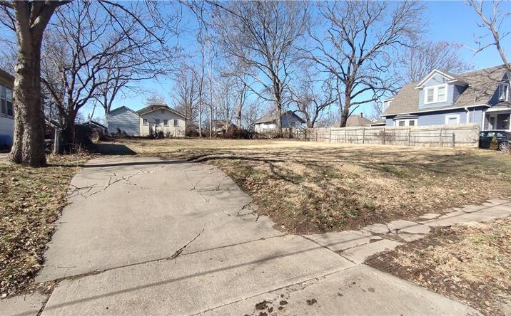 Pictures of Land property located at 4340 Lloyd Street, Kansas City, KS 66103 for sales - image #1