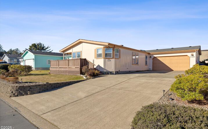 Pictures of Multifamily property located at 3937 Summit Ridge Circle, Depoe Bay, OR 97341 for sales - image #1