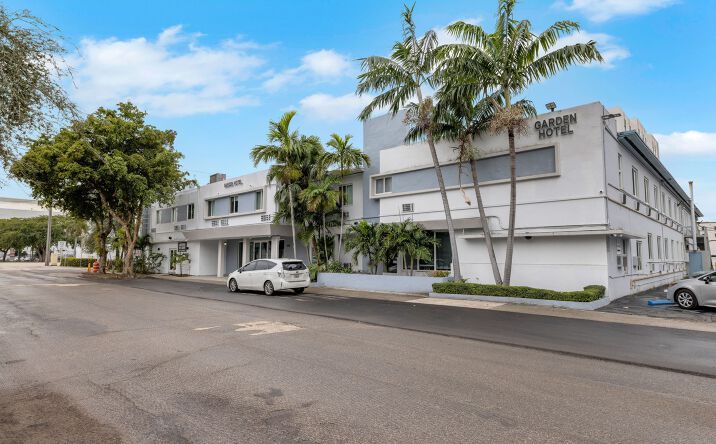 Pictures of Hospitality property located at 656 East Dr, Miami Springs, FL 33166 for sales - image #1