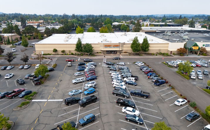 Pictures of Retail property located at 1871 14th Ave SE, Albany, OR 97322 for sales - image #1