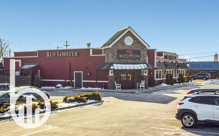 Pictures of Retail property located at 935 Wayne Ave, Chambersburg, PA 17201 for sales - image #1