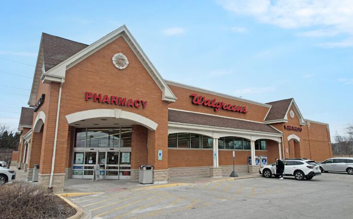 Pictures of Retail property located at 13023 LaGrange Rd, Palos Park, IL 60464 for sales - image #1