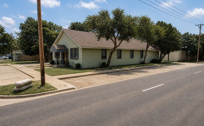 Pictures of Hospitality, Mixed Use, Office, Retail, Special Purpose property located at 2435 24th St, Lubbock, TX 79411 for sales - image #1