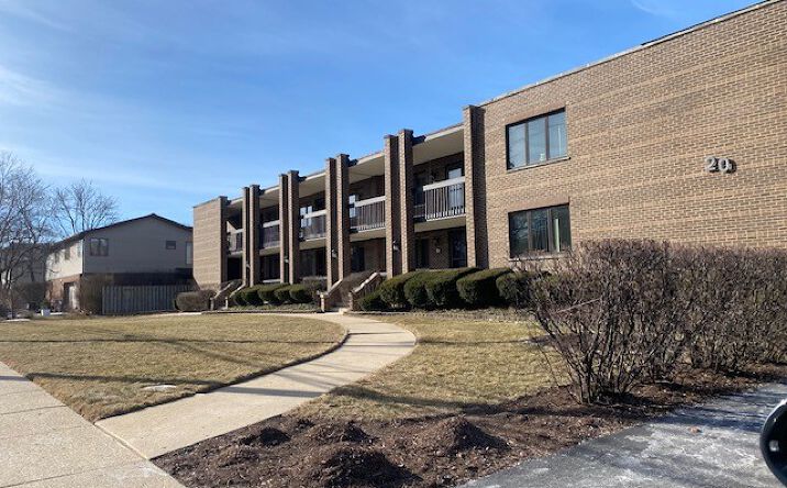 Pictures of Multifamily property located at 20 S Dee Rd, Park Ridge, IL 60068 for sales - image #1