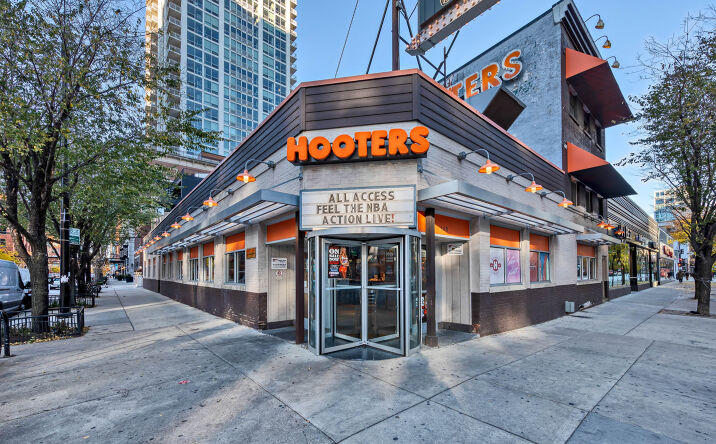 Pictures of Land, Mixed Use, Retail property located at 660 N Wells St, Chicago, IL 60610 for sales - image #1