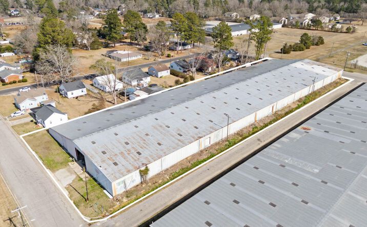 Pictures of Retail, Office, Industrial property located at 211 S Canal Street, Whiteville, NC 28472 for sales - image #1