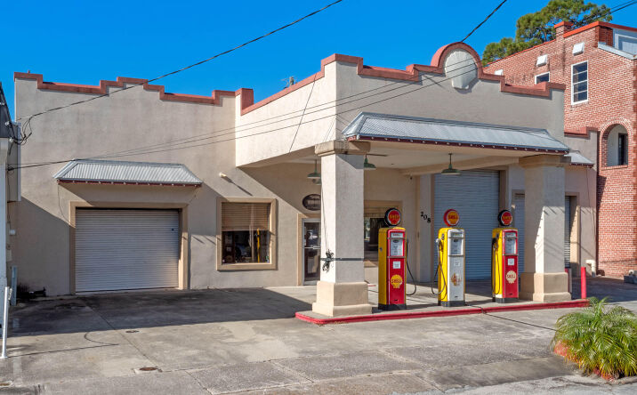Pictures of Mixed Use property located at 208 Magnolia Street, New Smyrna Beach, FL 32168 for sales - image #1