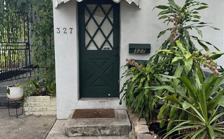 Pictures of Multifamily property located at 325 Bird Rd, Coral Gables, FL 33146 for sales - image #1