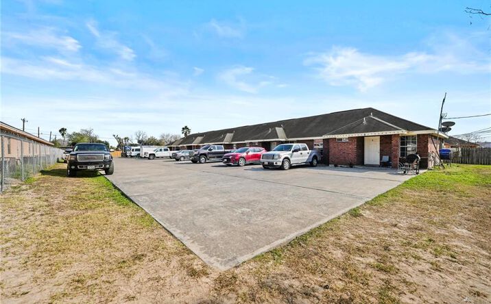 Pictures of Multifamily property located at 407 S Minnesota Road, Mission, TX 78572 for sales - image #1