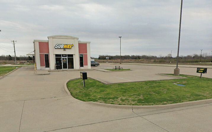 Pictures of Retail property located at 2951 Ridgeway Dr, Corsicana, TX 75109 for sales - image #1