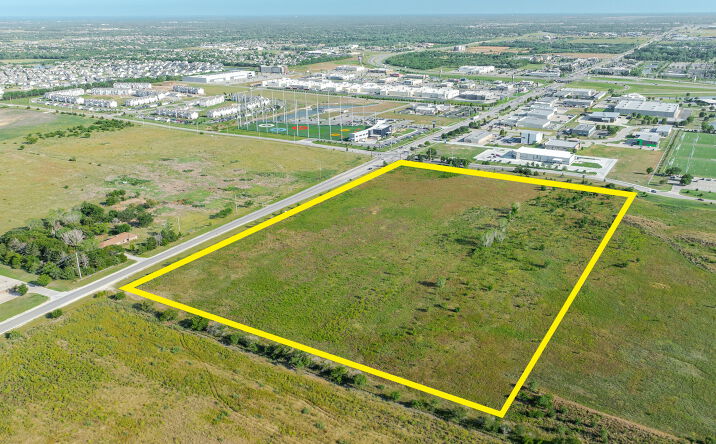 Pictures of Land property located at 3101 N Greenwich Rd, Wichita, KS 67226 for sales - image #1