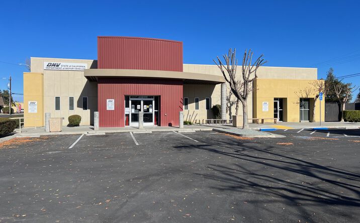 Pictures of Office property located at 406 E Elm Ave, Coalinga, CA 93210 for sales - image #1