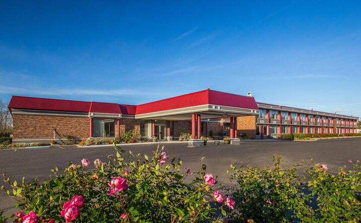 Pictures of Hospitality property located at 1100 Interstate Dr, Winchester, KY 40391 for sales - image #1