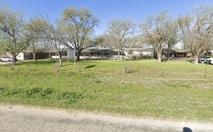 Pictures of Multifamily property located at 6931 US-281, Pleasanton, TX 78064 for sales - image #1