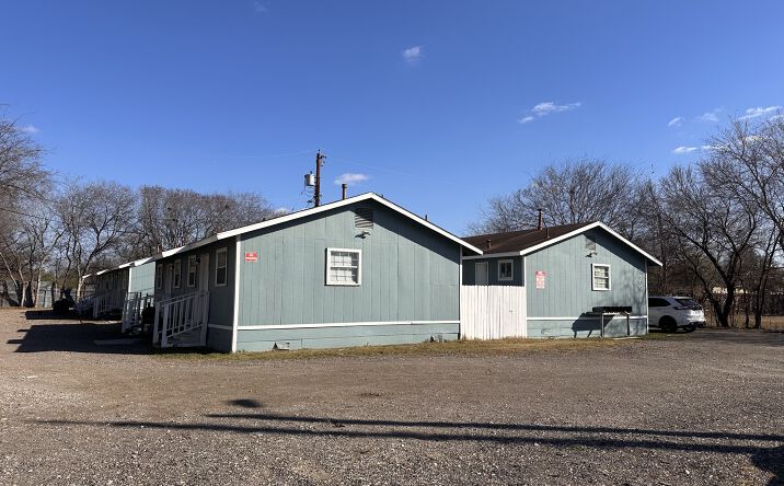 Pictures of Multifamily property located at 1500 Escalon Ave, San Antonio, TX 78221 for sales - image #1