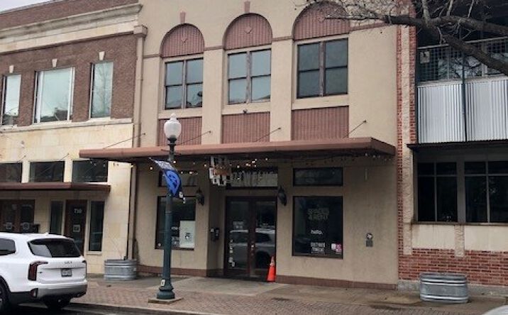 Pictures of Office, Retail property located at 712 Austin Ave, Waco, TX 76701 for sales - image #1
